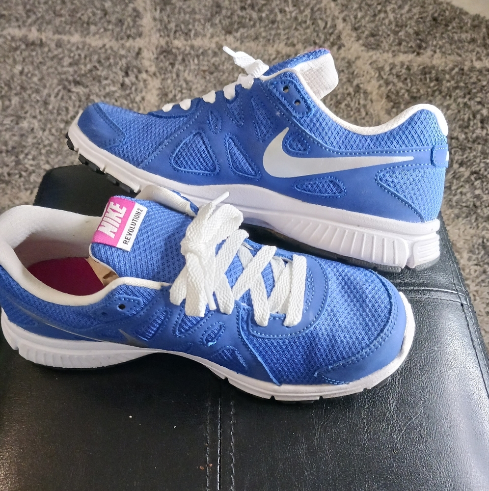 EUC Nike Revolution 2 Womens Running Shoes - Picture 3 of 6